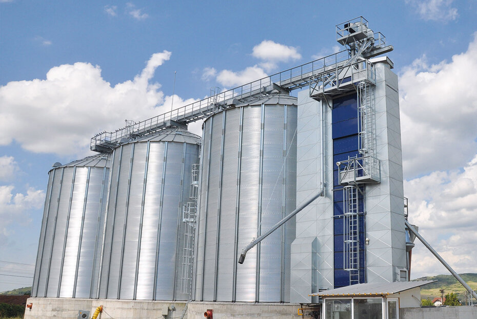 HIMEL Getreideanlage mit Rundsilo für die Außenaufstellung (Außensilo), Trogkettenförderer, Laufstege und Getreidetrocknung 