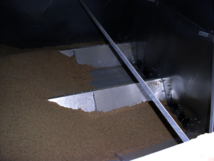 Silozelle mit Belüftungsboden und Dachreiter für pneumatische Restentleerung