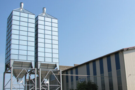 HIMEL Modulsilos für Außenaufstellung mit Stahlgrundrahmen für LKW-Beladung