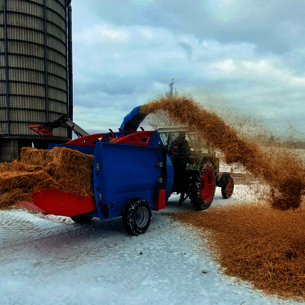 Ballenauflöser RSM 1800 Turbo im Einsatz