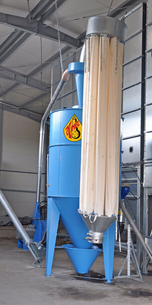 HIMEL Futtermischer FM180 integriert in einer vollautomatischen Mahl- & Mischanlage mit Gebläsemühle und Luftabscheider 