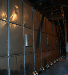 Rechtecklagersilo mit pneumatischer Restentleerung und Annahmegosse